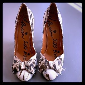 Size 37 Vero Cuio Heels.